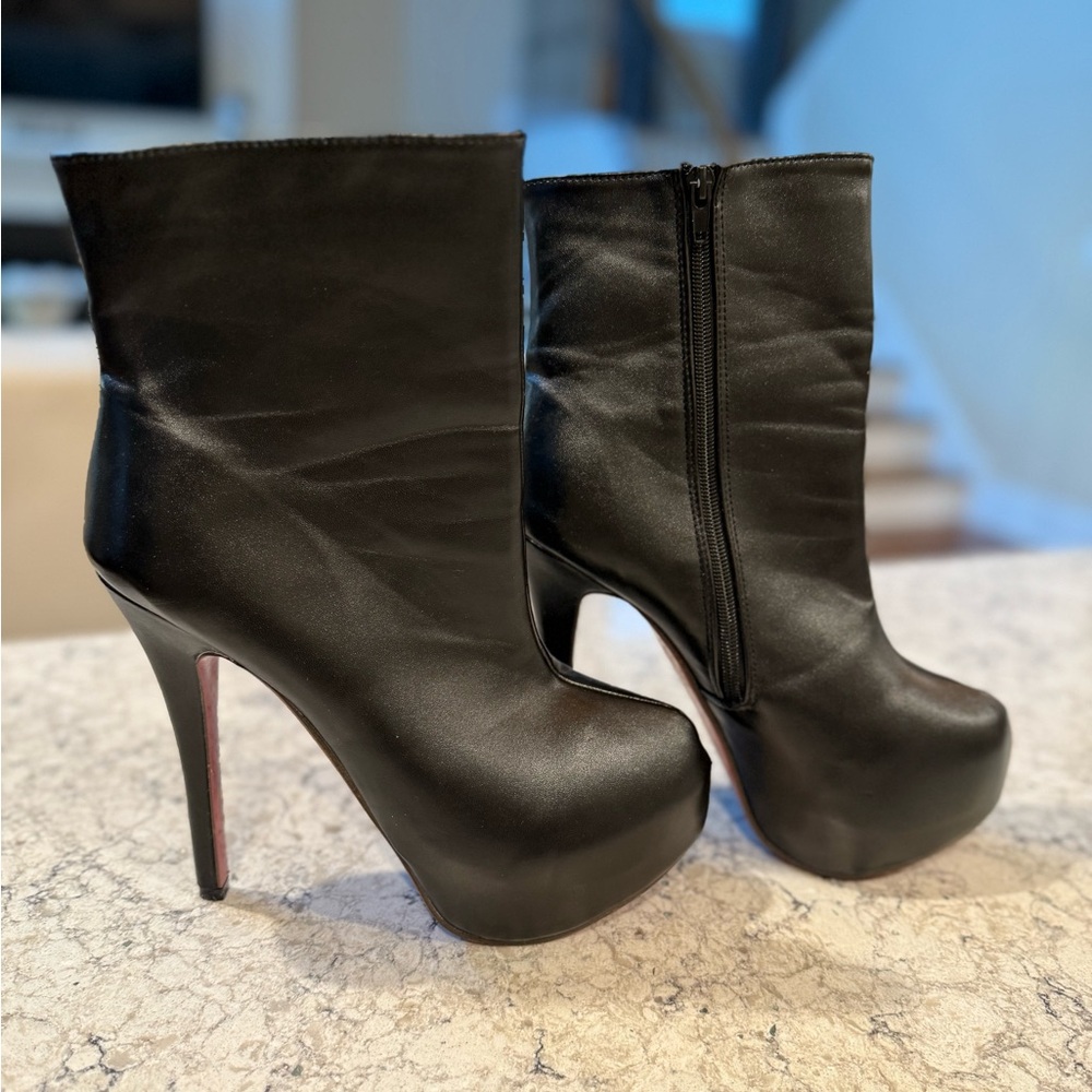 Elegant Black Women's Ankle Boots Sz 9 1/2 $50